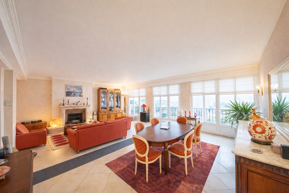 APPARTEMENT T5 DE 120 M² AU DERNIER ETAGE AVEC VUE MER PANORAMIQUE - VERANDA 40 M² - TERRASSE 50 M² - GARAGE - EXCEPTIONNEL photo 3