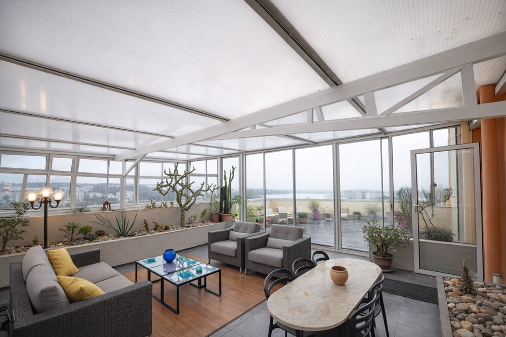APPARTEMENT T5 DE 120 M² AU DERNIER ETAGE AVEC VUE MER PANORAMIQUE - VERANDA 40 M² - TERRASSE 50 M² - GARAGE - EXCEPTIONNEL photo 2