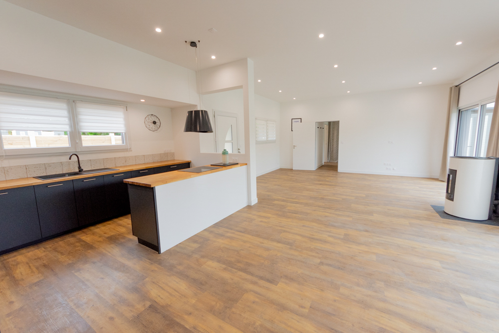 MAISON RECENTE DE 2022 T4 110M² PLAIN PIED - 2 CHAMBRES SUR TERRAIN DE 500M² + 500M² DE TERRES AGRICOLES photo 3