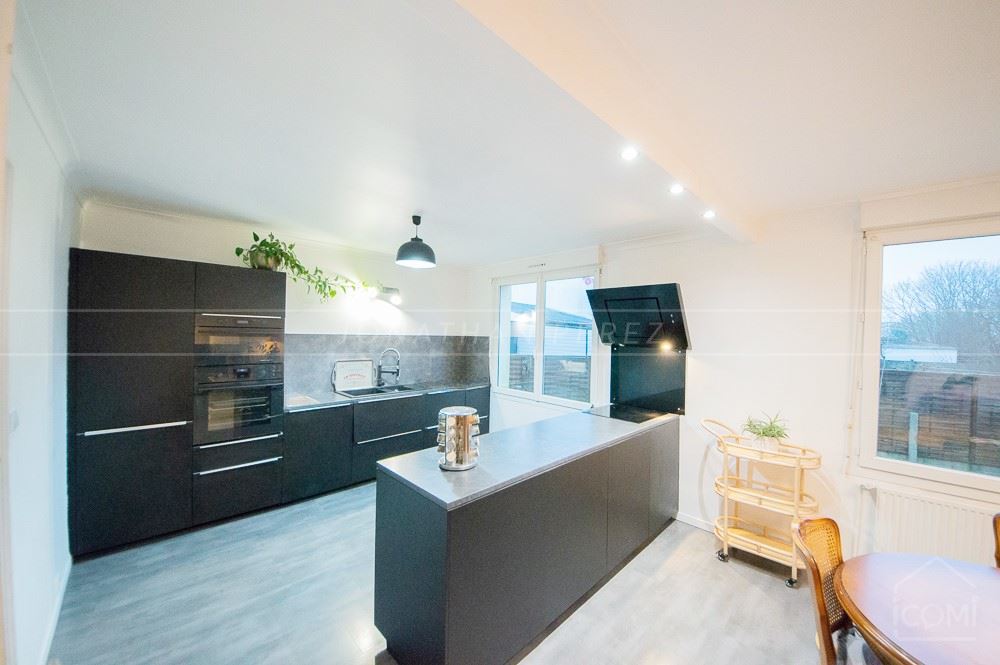 MAISON - 5 CHAMBRES - NON MITOYEN - JARDIN - GRAND SOUS-SOL - VERANDA - PROCHE ECOLES ET COMMERCES