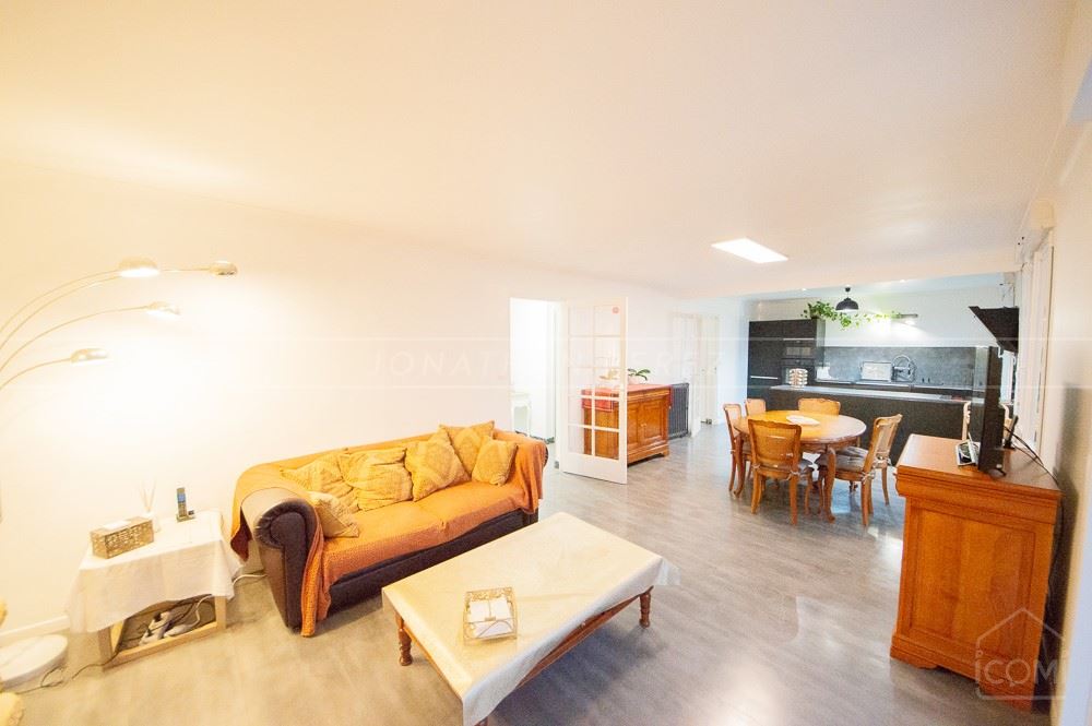 MAISON - 5 CHAMBRES - NON MITOYEN - JARDIN - GRAND SOUS-SOL - VERANDA - PROCHE ECOLES ET COMMERCES photo 2