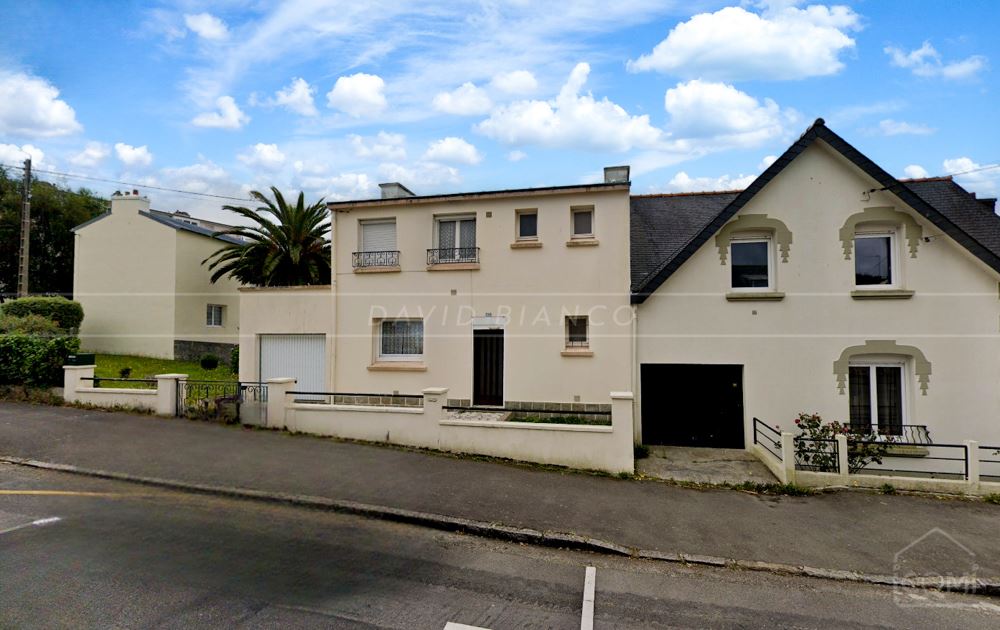 MAISON DE VILLE T5 84M² - 2 CHAMBRES - 1 BUREAU - 1 GARAGE 19 M²- 1 CAVE 50M² SUR TERRAIN DE 350M²