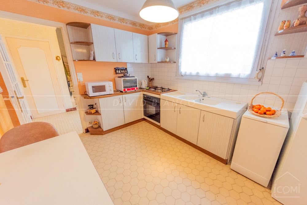 MAISON DE VILLE T5 84M² - 2 CHAMBRES - 1 BUREAU - 1 GARAGE 19 M²- 1 CAVE 50M² SUR TERRAIN DE 350M² photo 4