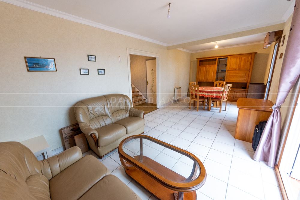 MAISON T5 112M² - 4 CHAMBRES POSSIBLE 5 - CAVE - ATELIER - CUISINE D'ETE SUR TERRAIN CLOS DE 425M² photo 2