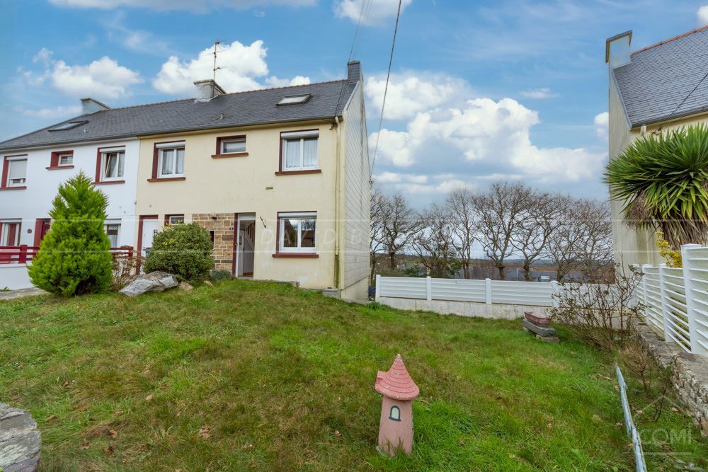 MAISON T5 112M² - 4 CHAMBRES POSSIBLE 5 - CAVE - ATELIER - CUISINE D'ETE SUR TERRAIN CLOS DE 425M²