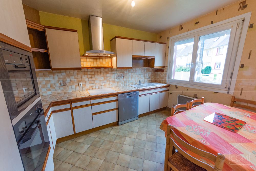 MAISON T5 112M² - 4 CHAMBRES POSSIBLE 5 - CAVE - ATELIER - CUISINE D'ETE SUR TERRAIN CLOS DE 425M² photo 3
