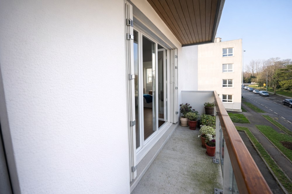 APPARTEMENT 85M² - MONTAIGNE - 3 CHAMBRES - PROCHE ECOLES - DALLE BETON - GRANDE PIECE DE VIE - CAVE photo 2