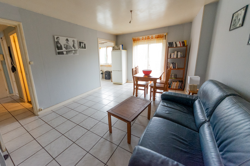 APPARTEMENT T3 53M² AVEC TRAVAUX - 2 CHAMBRES - CAVE - LUMINEUX - BEAU POTENTIEL photo 2