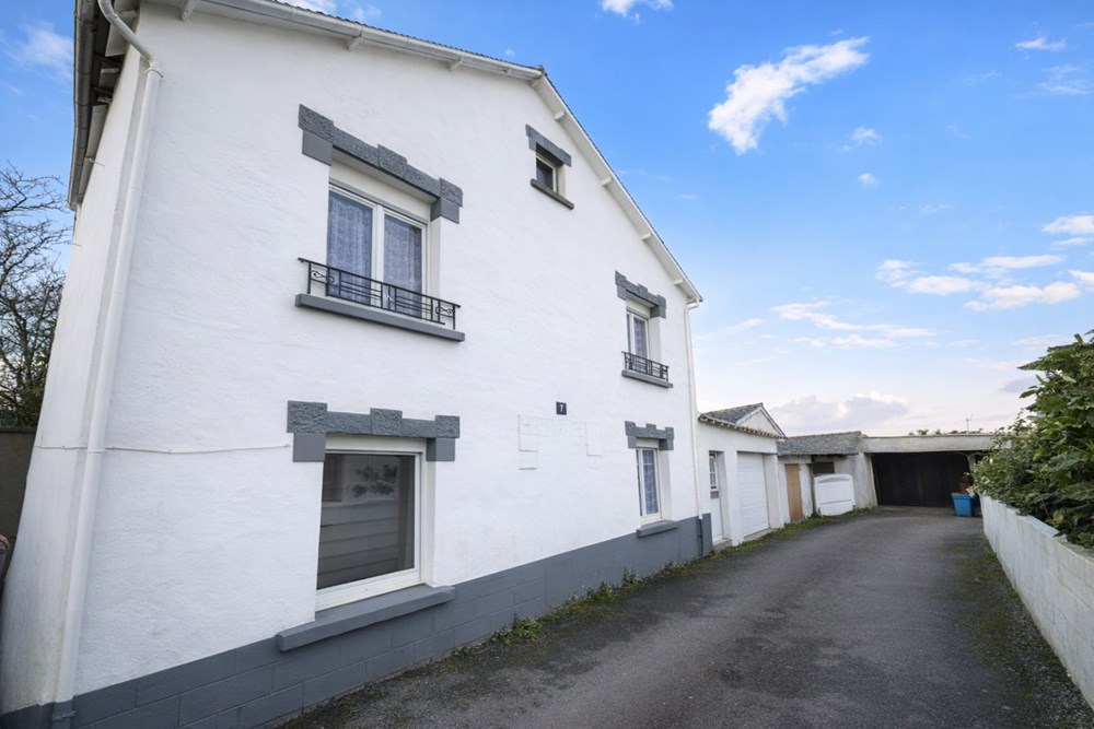 MAISON D'HABITATION - 2 CHAMBRES - JARDIN - NON MITOYEN - PROCHE COMMODITES - PONT DE BUIS LES QUIMERC'H