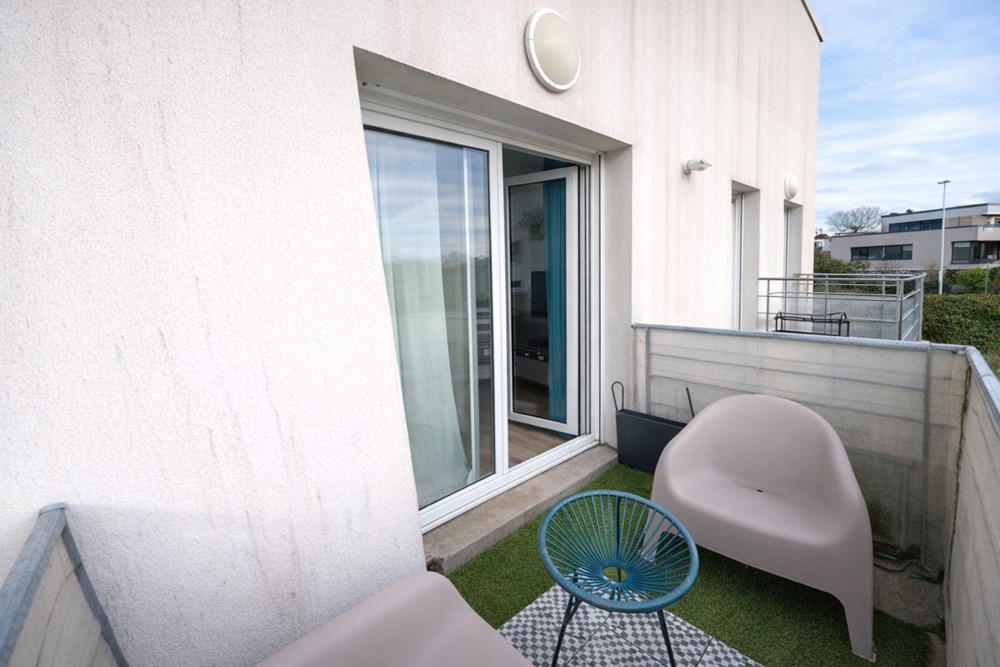 APPARTEMENT 42M² - 1 CHAMBRE - IMMEUBLE RECENT 2015 - PLACE DE PARKING - BALCON - FAIBLE CHARGES