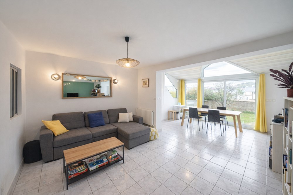 MAISON 138M² - 5 CHAMBRES - GRANDE PIECE DE VIE - GARAGE - CARPORT - STUDIO - RARE photo 3