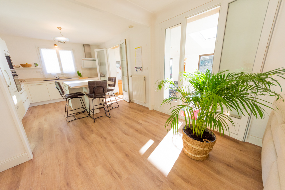 MAISON INDIVIDUELLE T6 - 4 CHAMBRES+1 BUREAU - SOUS SOL COMPLET - TERRAIN CLOS 2200M² photo 3