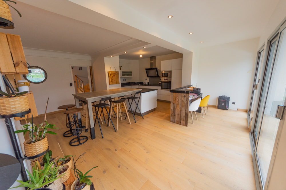 MAISON INDIVIDUELLE T7 151M² - PIECE DE VIE 60M² - 5 CHAMBRES - GARAGE - SUR TERRAIN CLOS DE 500M² photo 2