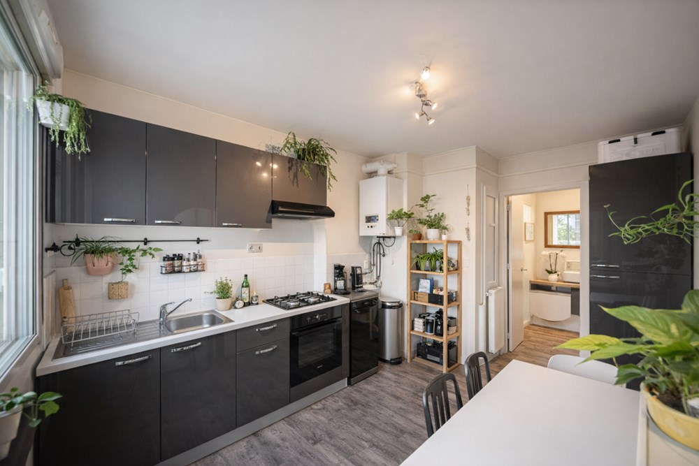 QUATRE MOULINS - APPARTEMENT T2 - LUMINEUX - 2EME ET DERNIER ETAGE - GARAGE - RIVE DROITE photo 3