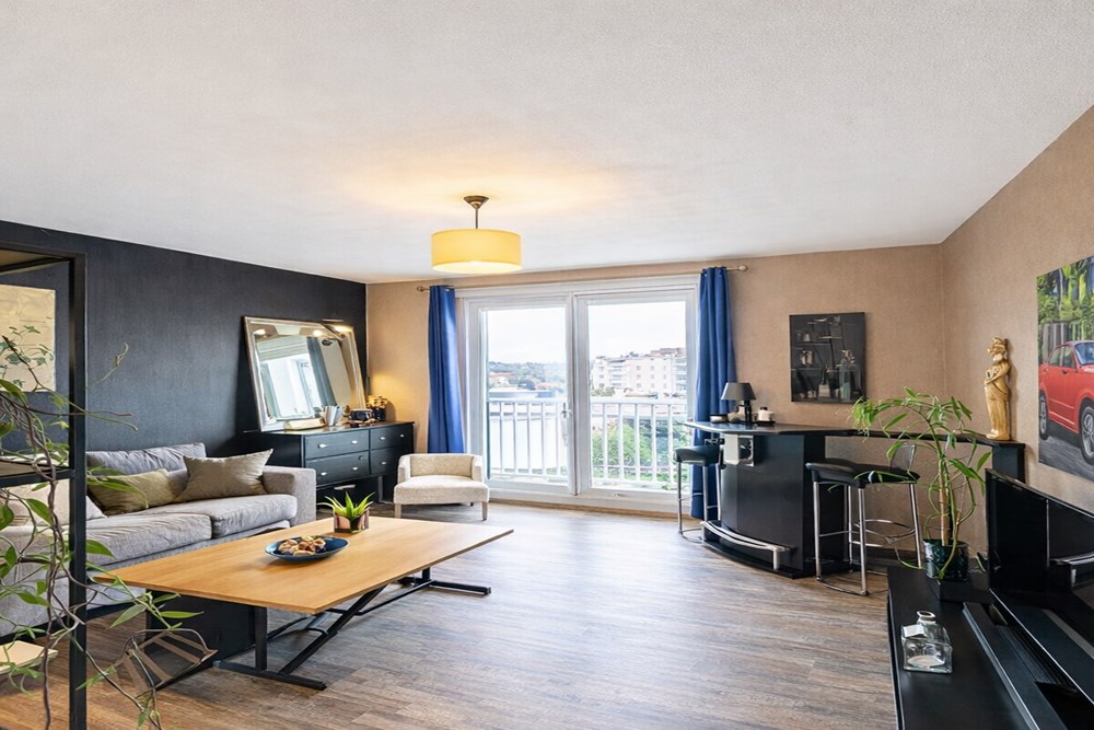 QUATRE MOULINS - APPARTEMENT T2 - LUMINEUX - 2EME ET DERNIER ETAGE - GARAGE - RIVE DROITE
