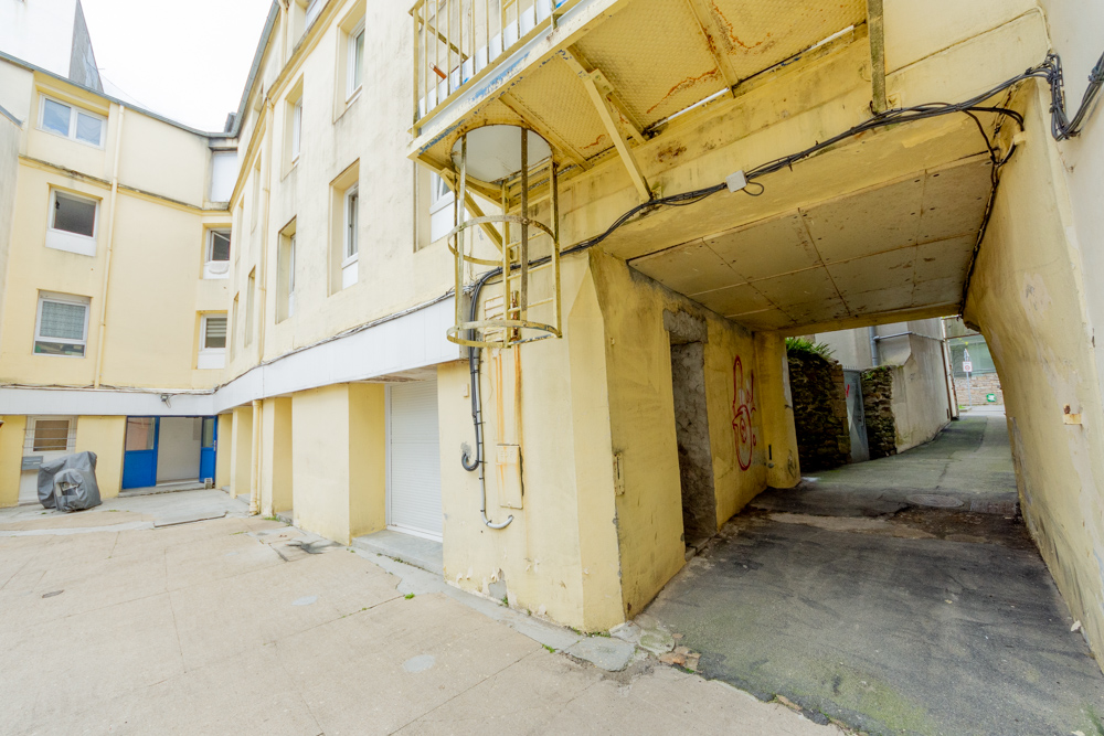 IMMEUBLE 300M² R+3 - 13 LOGEMENTS LOUES (STUDIOS AVEC SALLE D'EAU ET KITCHINETTE) photo 4