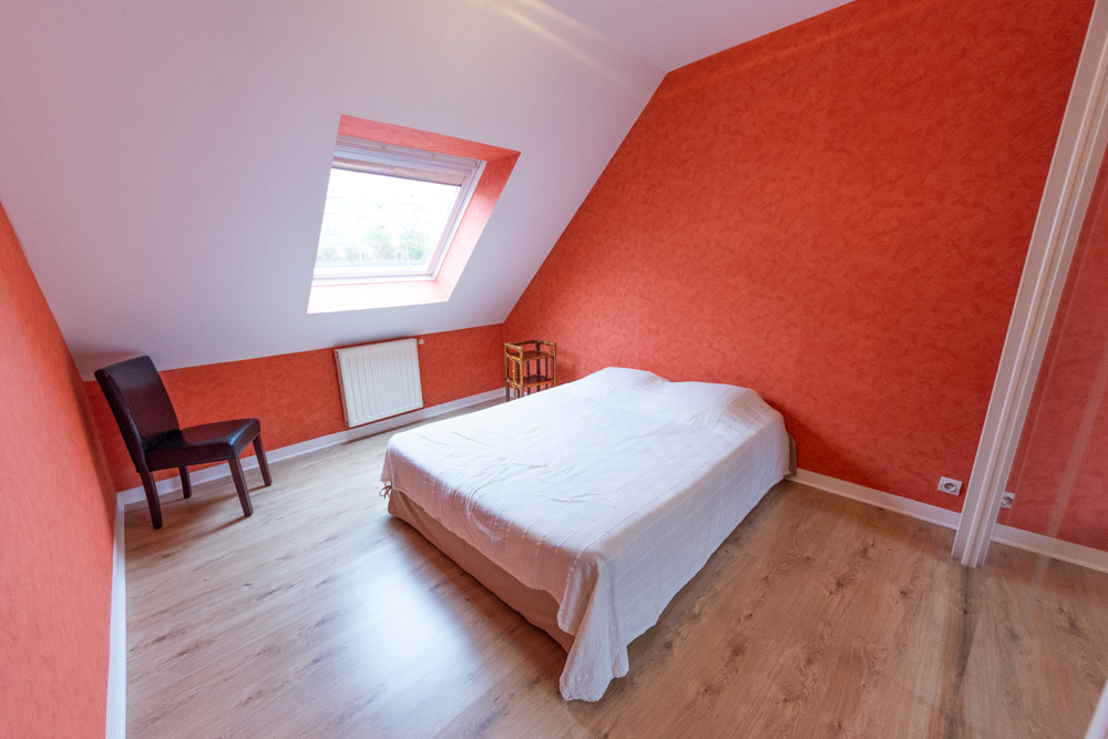 MAISON DE VILLE T5 95M² DE 2000 - 3 CHAMBRES - GARAGE - TERRASSE SUR TERRAIN CLOS DE 80M² photo 4