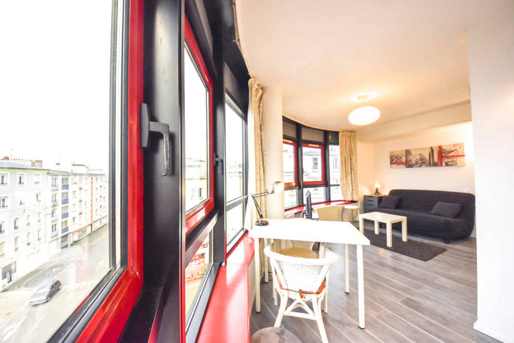 APPARTEMENT STUDIO MEUBLE DE 21 M2 AVEC VUE IMPRENABLE SITUE AU 4 EME ETAGE AVEC ASCENSEUR - LOCATAIRE EN PLACE photo 4