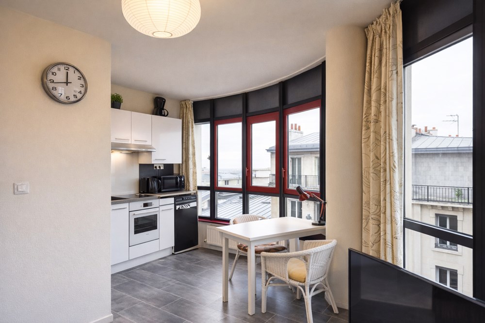 APPARTEMENT STUDIO MEUBLE DE 21 M2 AVEC VUE IMPRENABLE SITUE AU 4 EME ETAGE AVEC ASCENSEUR - LOCATAIRE EN PLACE photo 5