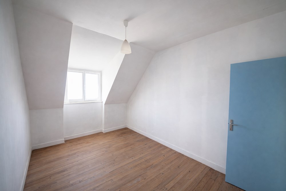 MAISON 120M² - 4 CHAMBRES - A RENOVER - GARAGE - BOURG - FORT POTENTIEL - SOUS SOL COMPLET - photo 5