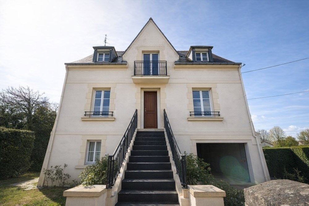 MAISON 120M² - 4 CHAMBRES - A RENOVER - GARAGE - BOURG - FORT POTENTIEL - SOUS SOL COMPLET -
