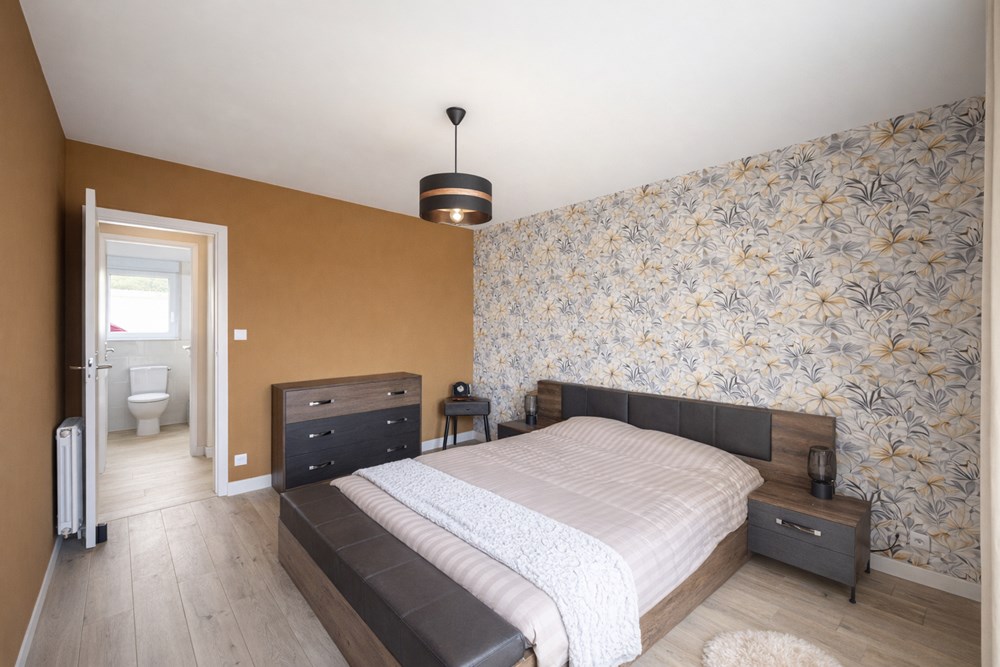 MAISON T7 - PIECE DE VIE TRIPLE - 4 CHAMBRES - SOUS SOL COMPLET - ESPACE PROPRIETAIRE DE PLAIN PIED - RENOVATION RECENTE - TERRASSE photo 4