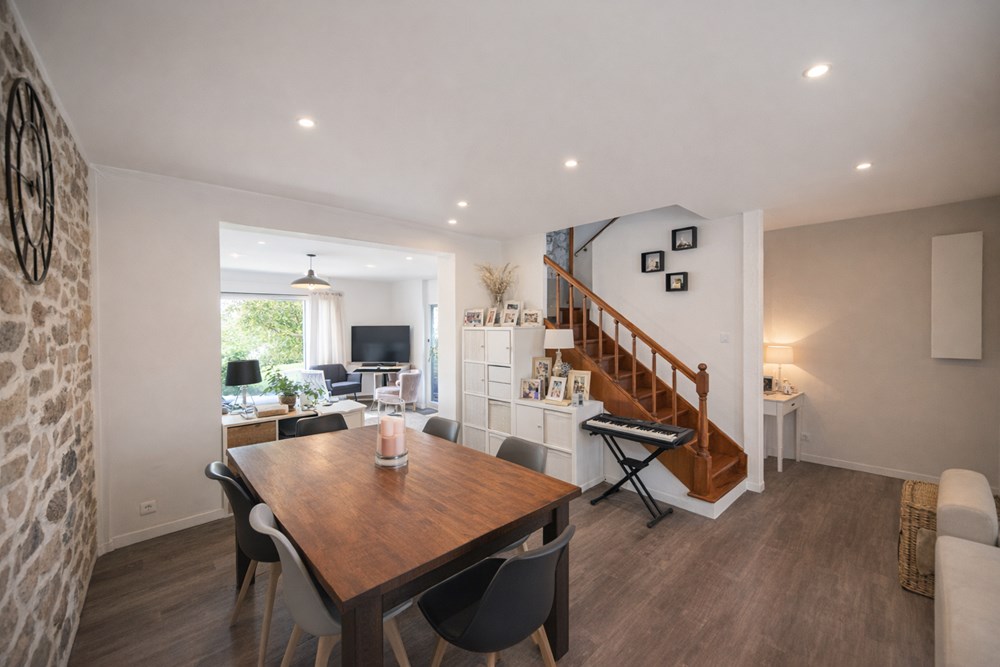QUARTIER LANROZE - BELLE MAISON RENOVEE AVEC GOUT - SPACIEUSE - 4 CHAMBRES - GRAND JARDIN photo 3