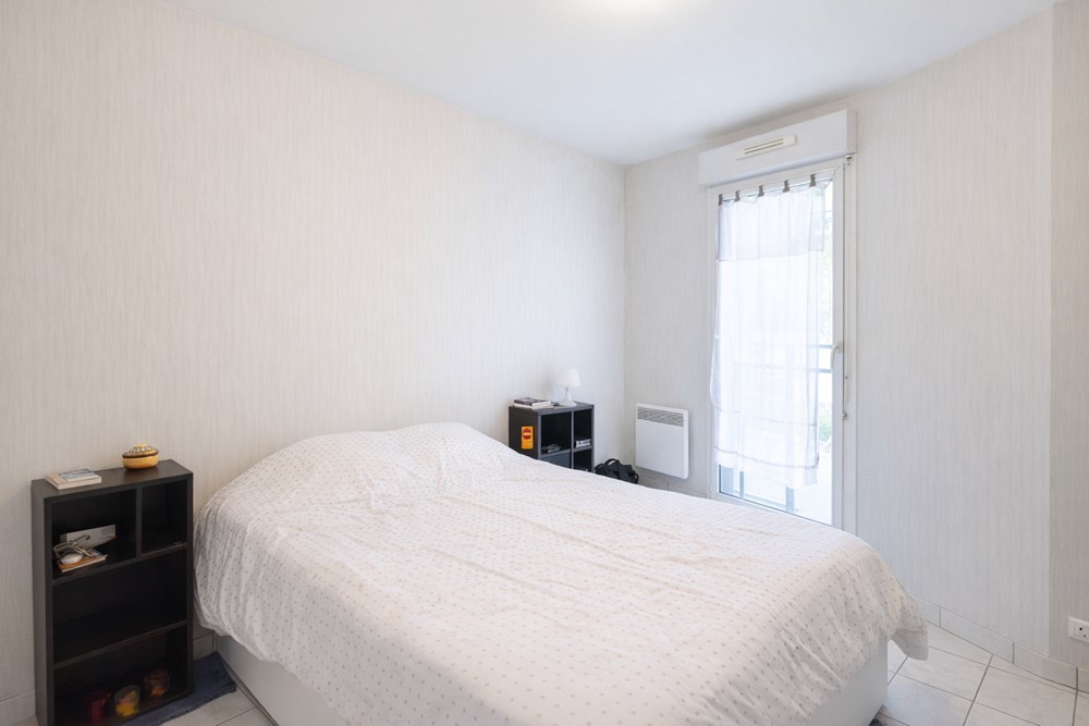 VALLON DU STANGALARD - APPARTEMENT DE 66 M2 - LUMINEUX - SANS VIS A VIS - DALLE BETON - ASCENSEUR - PLACE DE PARKING HANDICAPE - LOCATAIRES EN PLACE photo 4