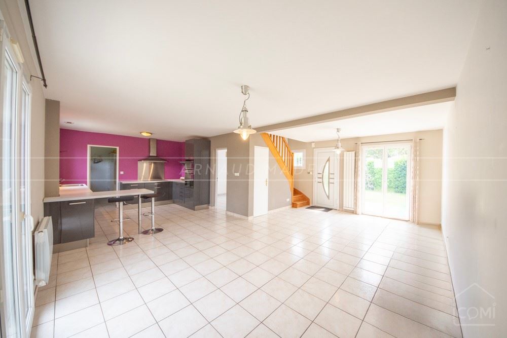 MAISON CONTEMPORAINE T5 DES ANNEES 2000 - GRANDE PIECE DE VIE TRIPLE 3/4 CHAMBRES - GARAGE - TERRAIN 600 M² CLOS