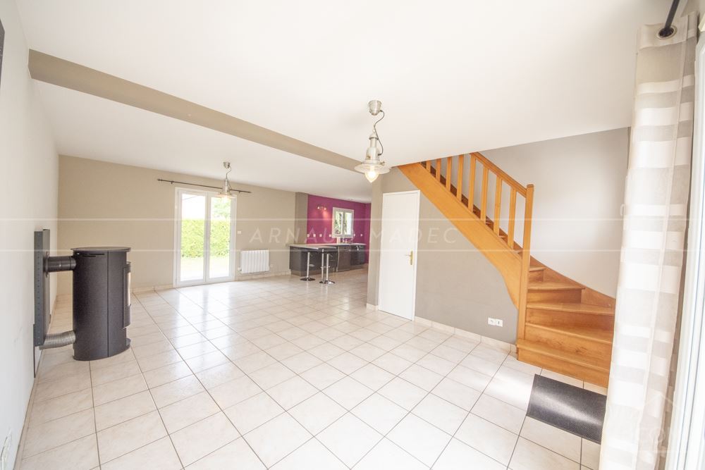 MAISON CONTEMPORAINE T5 DES ANNEES 2000 - GRANDE PIECE DE VIE TRIPLE 3/4 CHAMBRES - GARAGE - TERRAIN 600 M² CLOS photo 4