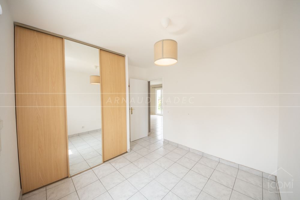 MAISON CONTEMPORAINE T5 DES ANNEES 2000 - GRANDE PIECE DE VIE TRIPLE 3/4 CHAMBRES - GARAGE - TERRAIN 600 M² CLOS photo 5