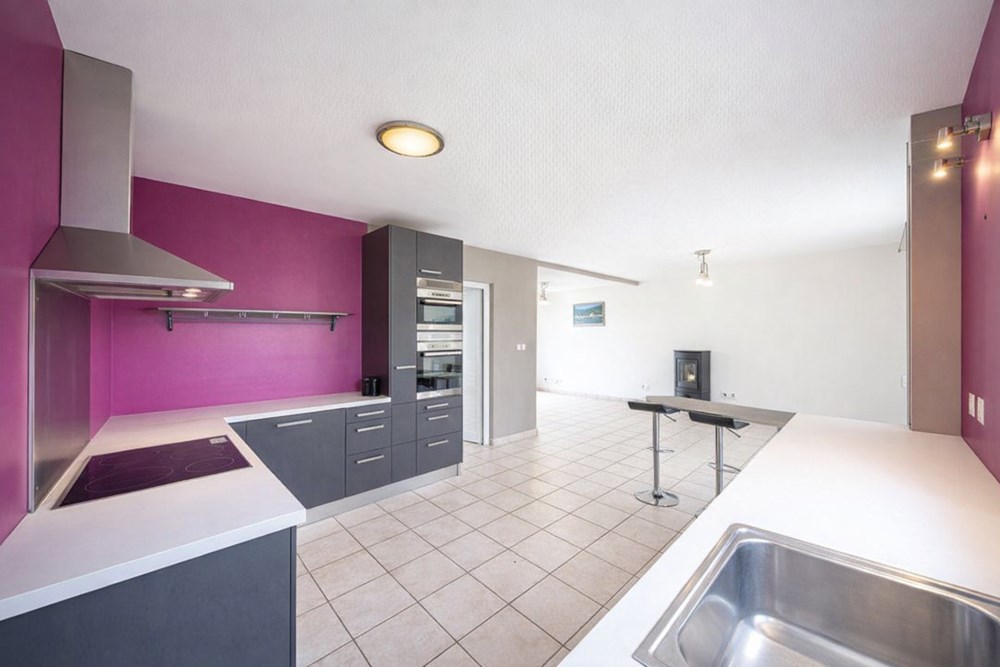 MAISON CONTEMPORAINE T5 DES ANNEES 2000 - GRANDE PIECE DE VIE TRIPLE 3/4 CHAMBRES - GARAGE - TERRAIN 600 M² CLOS photo 3