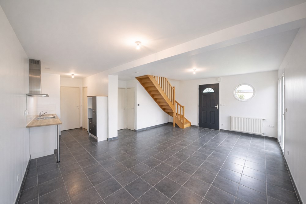 CHARMANTE MAISON RECENTE BBC DE 2012 - 3 CHAMBRES (POSSIBLE 4) - JARDIN - GARAGE - PANNEAUX SOLAIRE - ACCES PMR photo 2