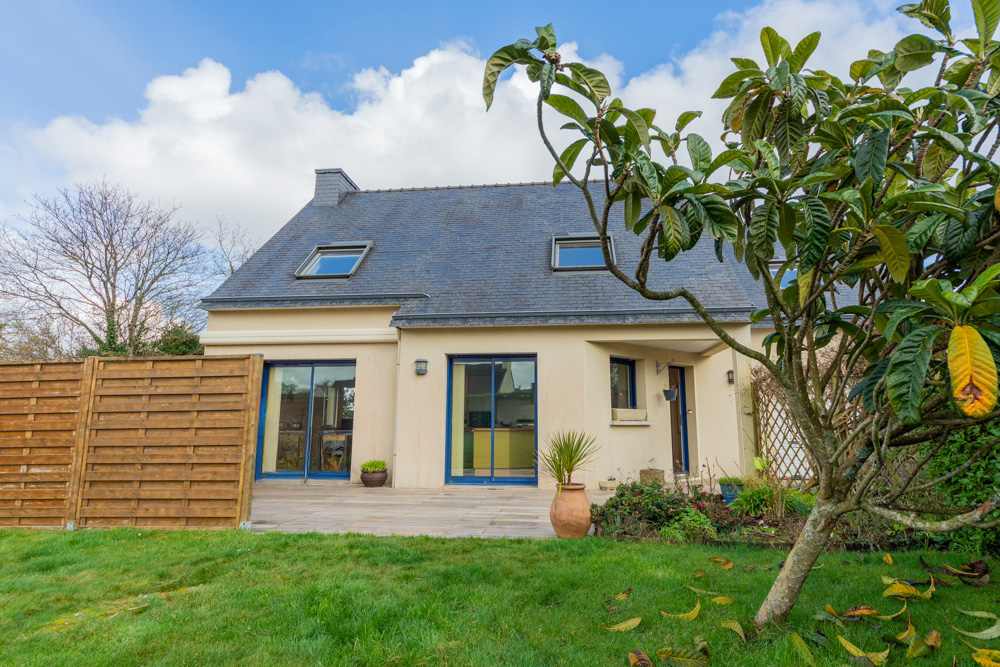MAISON INDIVIDUELLE 140M² T6 DE 2000 - 4 CHAMBRES - GARAGE - TERRAIN CLOS DE 880M²