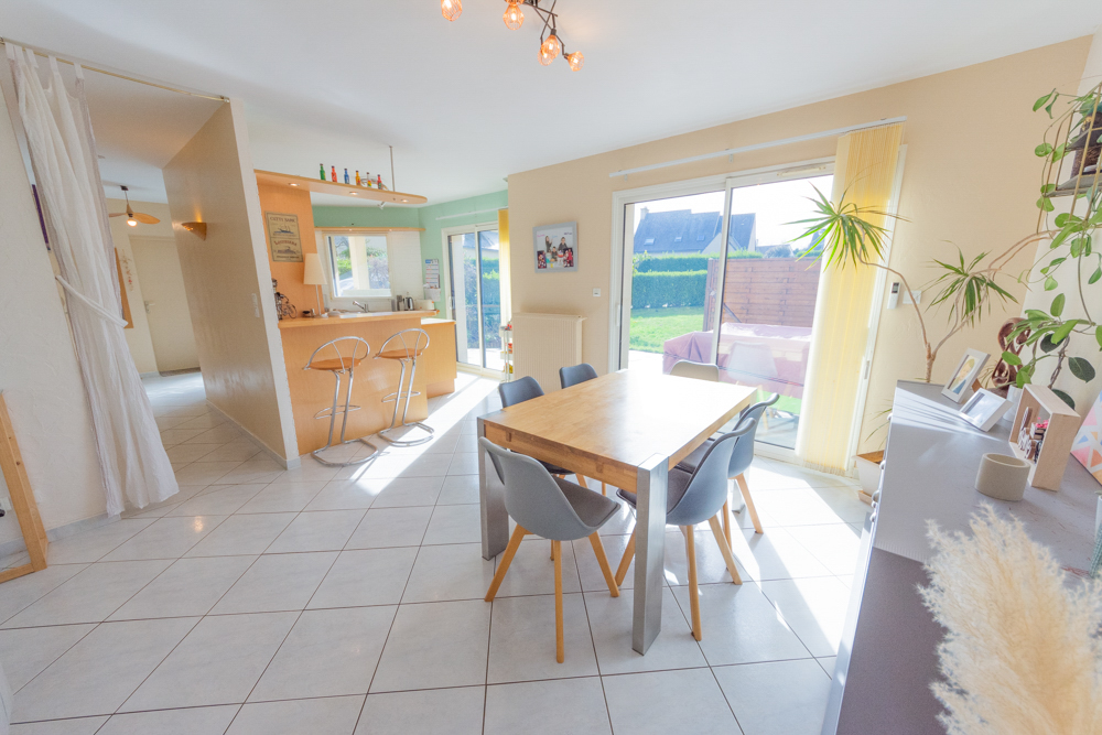MAISON INDIVIDUELLE 140M² T6 DE 2000 - 4 CHAMBRES - GARAGE - TERRAIN CLOS DE 880M² photo 4