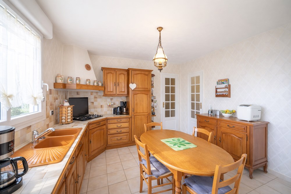 MAISON 6 PIECES DE 113 M² - QUARTIER SAINT PIERRE - TERRAIN DE 678 M² - 3 CHAMBRES - UN BUREAU - GARAGE - SOUS-SOL photo 3