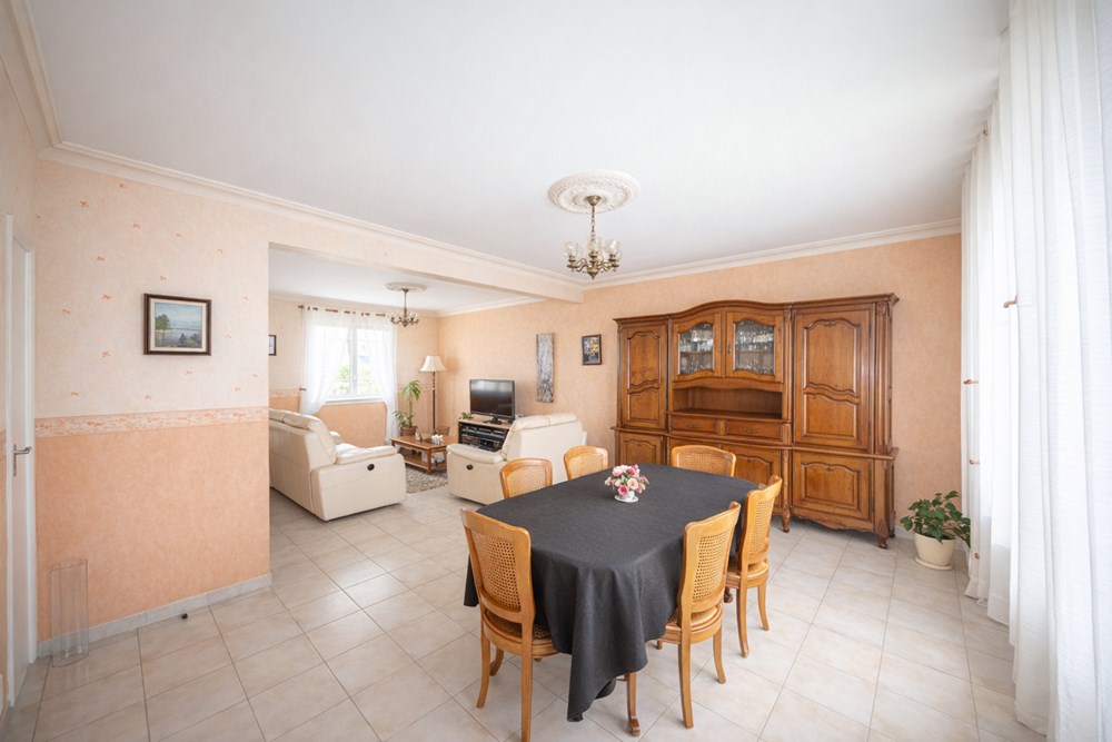 MAISON 6 PIECES DE 113 M² - QUARTIER SAINT PIERRE - TERRAIN DE 678 M² - 3 CHAMBRES - UN BUREAU - GARAGE - SOUS-SOL photo 2