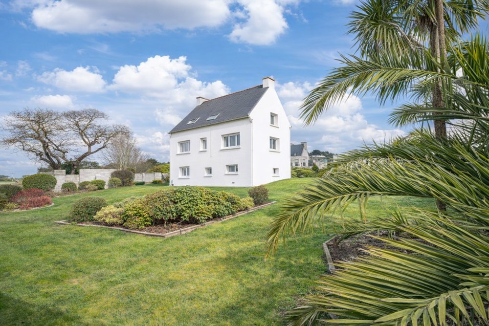 MAISON 6 PIECES DE 113 M² - QUARTIER SAINT PIERRE - TERRAIN DE 678 M² - 3 CHAMBRES - UN BUREAU - GARAGE - SOUS-SOL