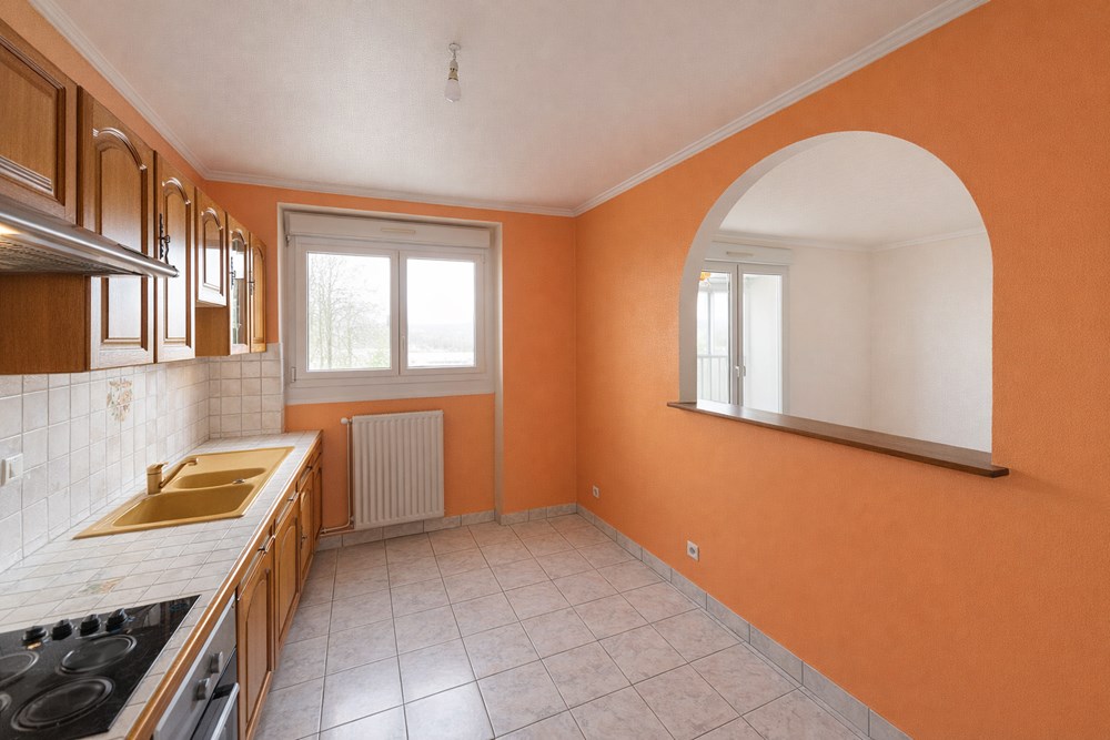 APPARTEMENT - 2 CHAMBRES ( POSS 3) - SPACIEUX ESPACE DE VIE - LUMINEUX - GRAND PARKING COLLECTIF - PROCHE CENTRE photo 2