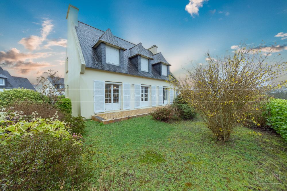 MAISON INDIVIDUELLE T6 - 3 CHAMBRES (POSSIBLE 4) - SOUS-SOL COMPLET - TERRAIN 600M²