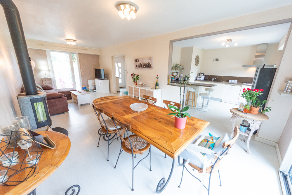 MAISON T5 110M² - 3 CHAMBRES - GARAGE - EXCELLENT DPE - PAS DE TRAVAUX - TERRAIN CLOS 300M² photo 2