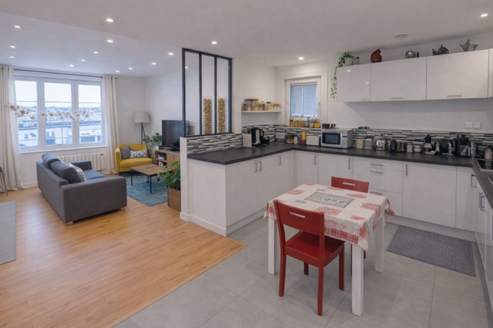 APPARTEMENT T4 80M² - 2 CHAMBRES - AUCUNS TRAVAUX A PREVOIR - CAVE - COUR COMMUNE photo 2