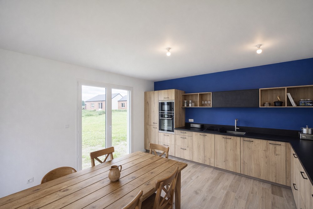 MAISON CONTEMPORAINE DE 2021 - PIECE DE VIE DE 80M² - 3/4 CHAMBRES - TERRAIN 600M² - DPE A - RARE photo 3