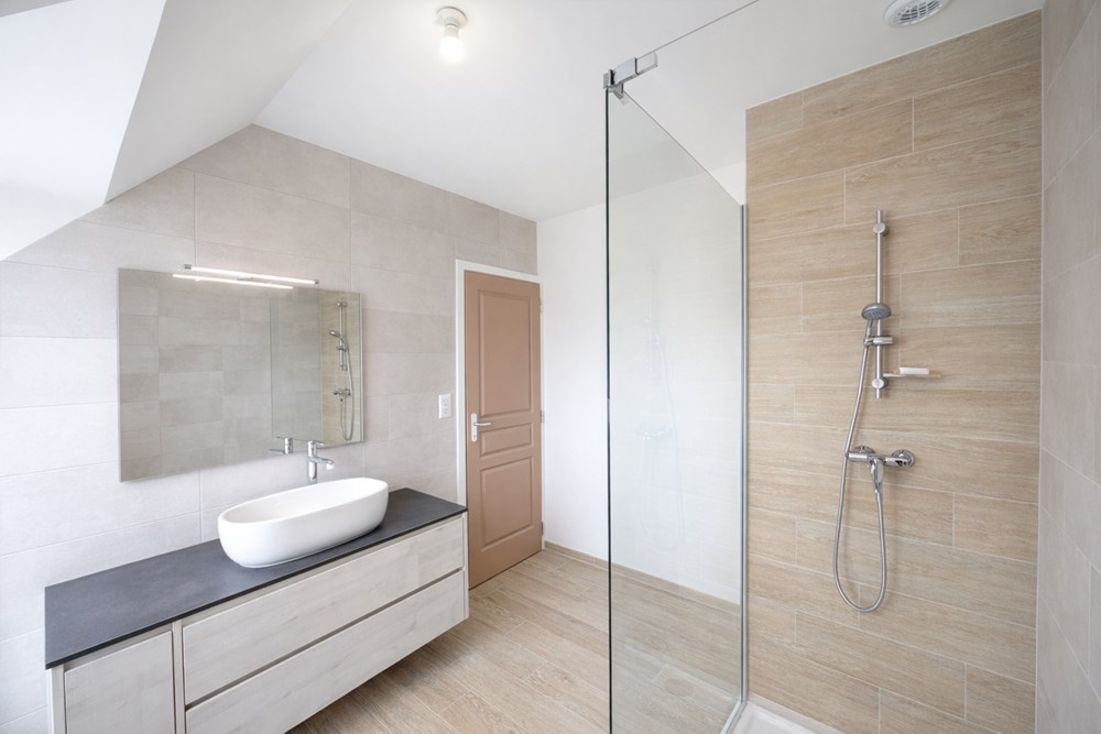 MAISON CONTEMPORAINE DE 2021 - PIECE DE VIE DE 80M² - 3/4 CHAMBRES - TERRAIN 600M² - DPE A - RARE photo 5