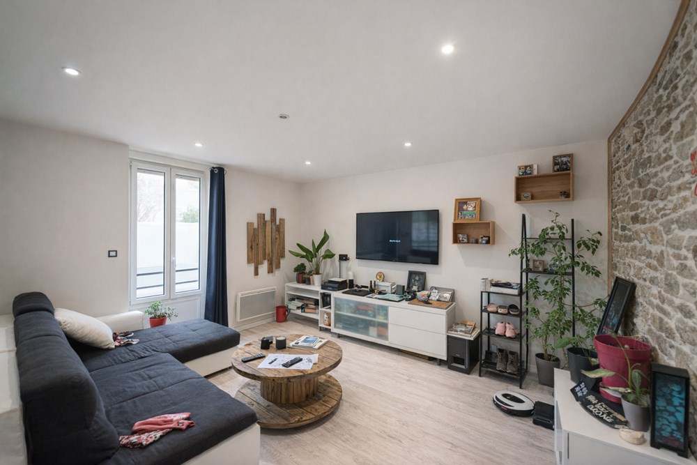 QUARTIER QUATRE MOULINS- IMMEUBLE AVEC 2 APPARTEMENTS ET UN LOCAL COMMERCIAL - SANS TRAVAUX photo 4
