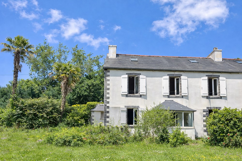 MAISON A RENOVER ENTIEREMENT - FORT POTENTIEL - GARAGE - GRAND TERRAIN CONSTRUCTIBLE