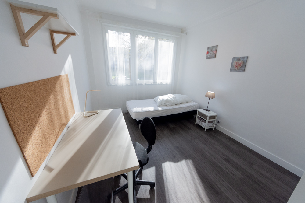 APPARTEMENT T5 80M² - 4 CHAMBRES - IDEAL COLOCATION - DALLE BETON - BEAU POTENTIEL photo 3
