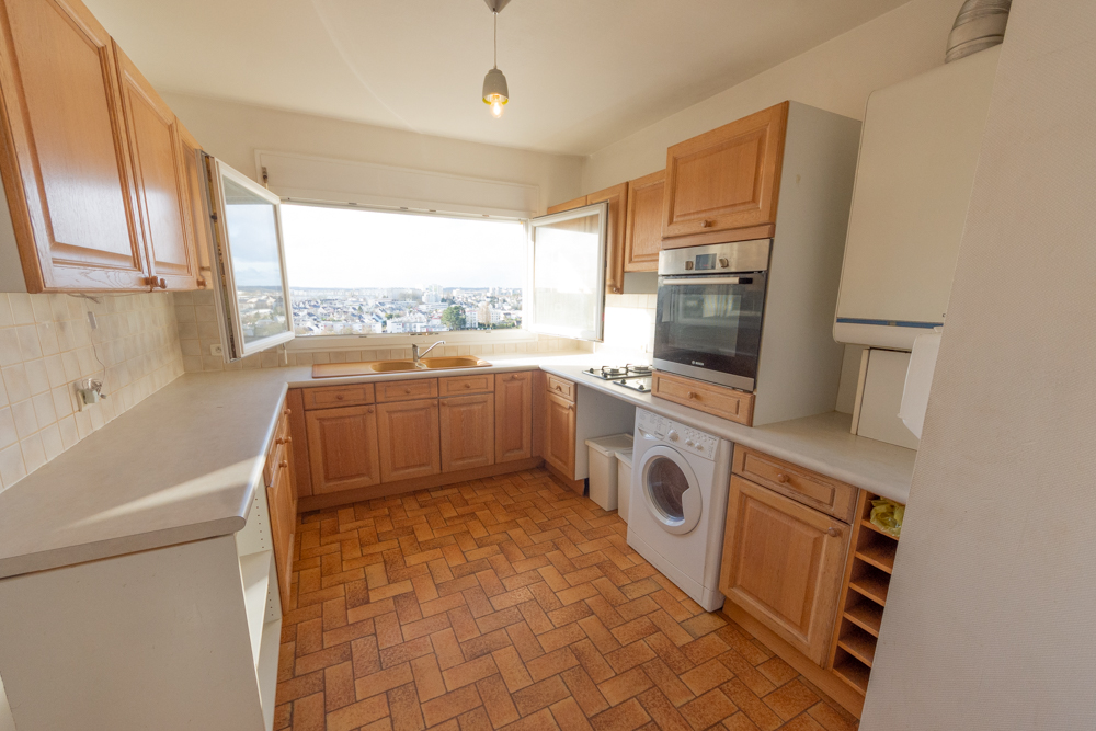 APPARTEMENT T5 103M² - 3 CHAMBRES POSSIBLE 4 - DALLE BETON - BALCON - ASCENSEUR - 2 PARKINGS PRIVES photo 2