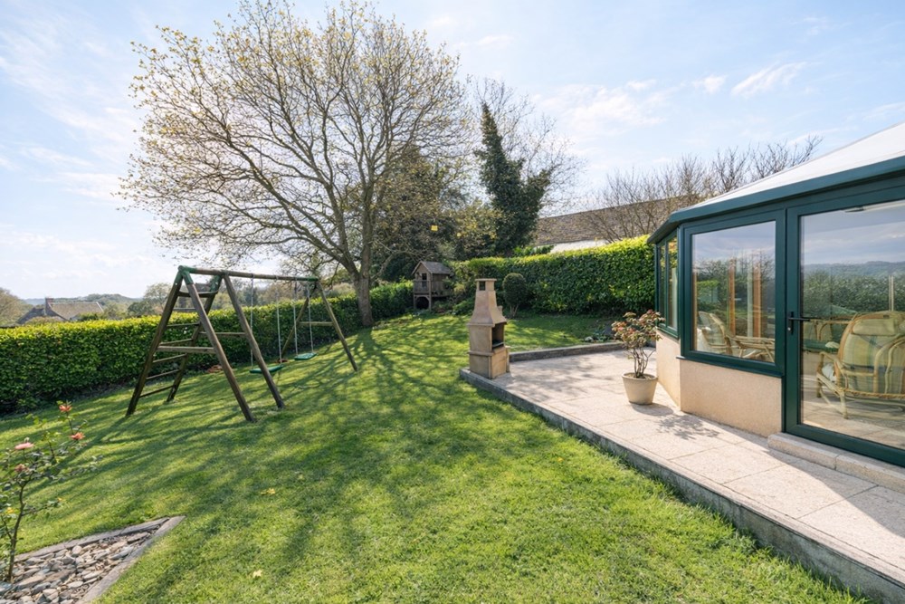 MAISON CONTEMPORAINE - 5/6 CHAMBRES - DOUBLE GARAGE + GARAGE INDEPENDANT - GRAND JARDIN ARBORE - STATIONNEMENT CAMPING CAR - ENVIRONNEMENT CALME