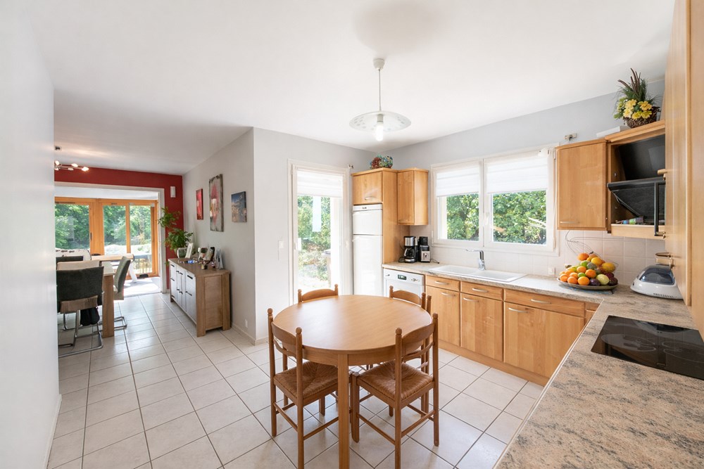 MAISON CONTEMPORAINE - 5/6 CHAMBRES - DOUBLE GARAGE + GARAGE INDEPENDANT - GRAND JARDIN ARBORE - STATIONNEMENT CAMPING CAR - ENVIRONNEMENT CALME photo 5